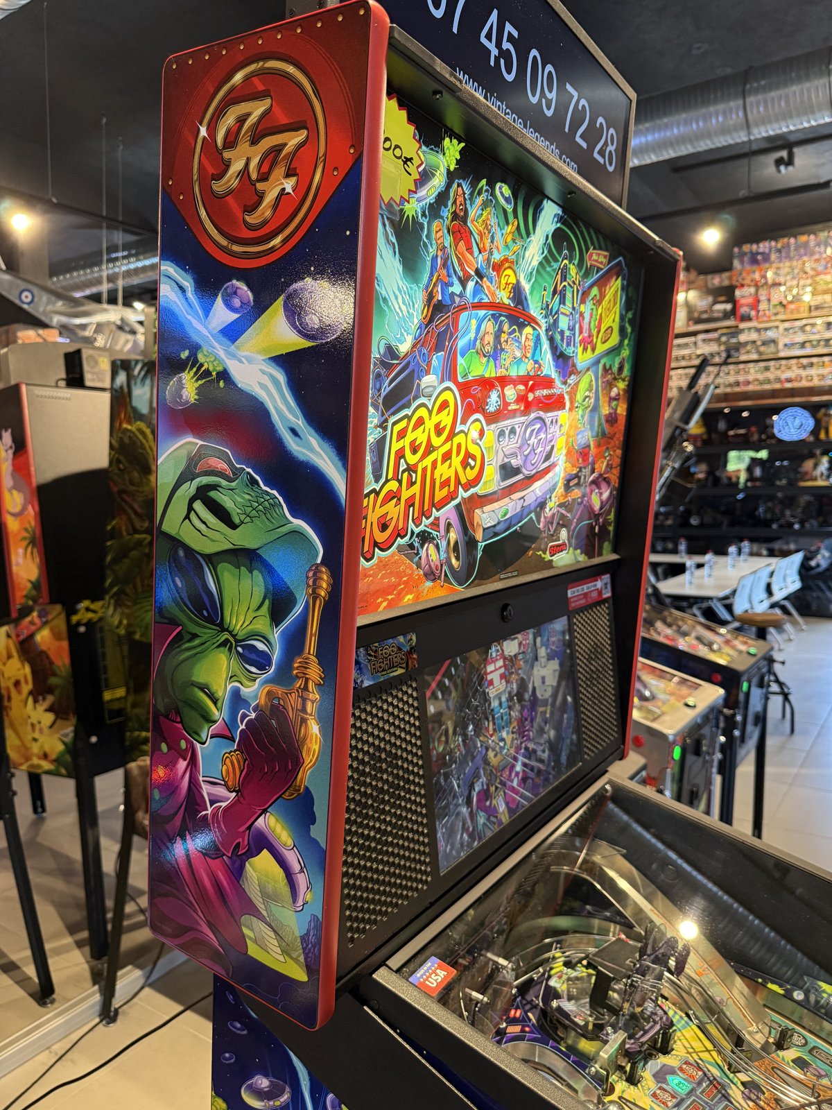 Flipper Foo Fighters Pro Stern 2023 rock d'occasion à vendre – Vintage Legends (photo 3)