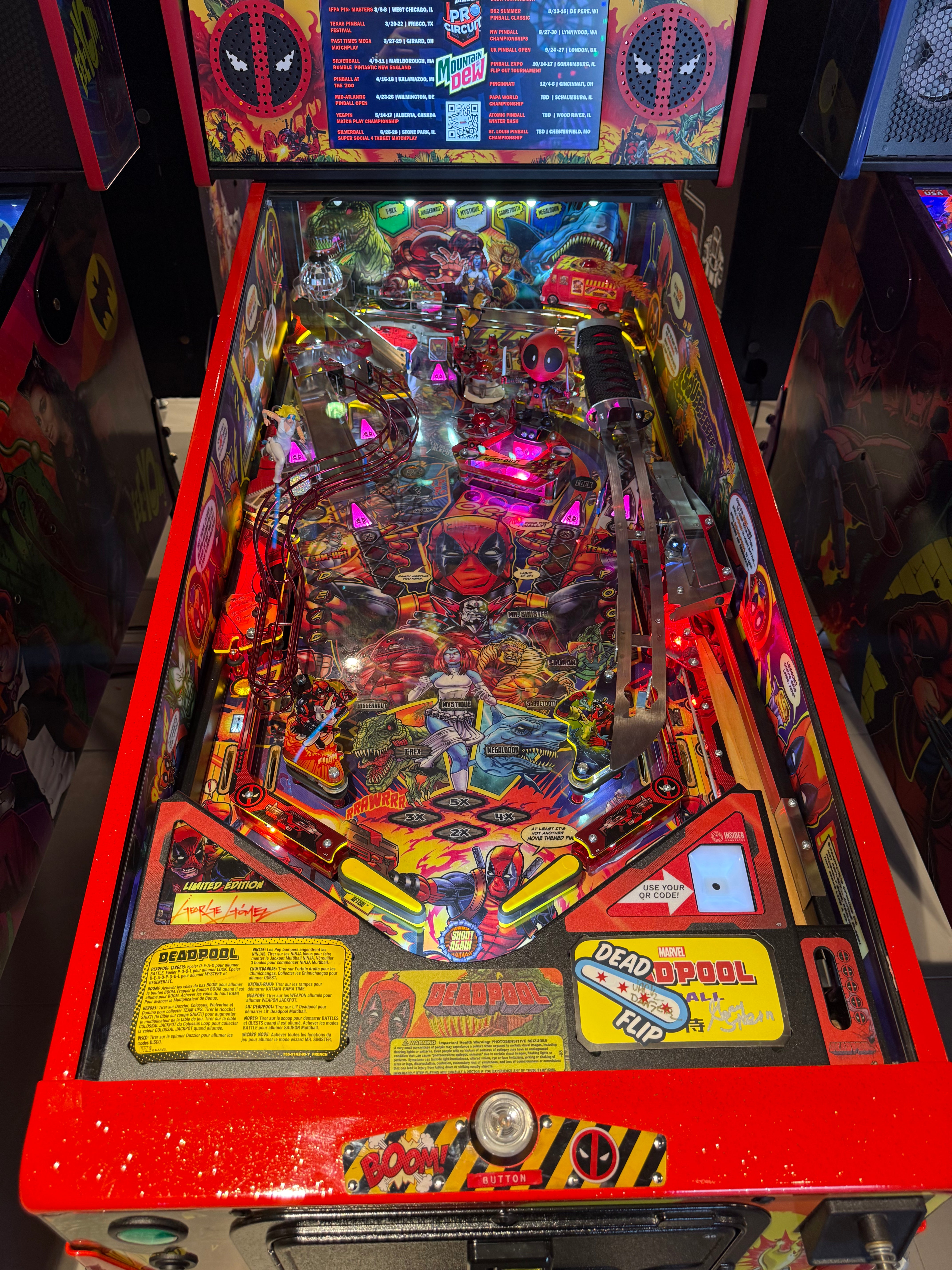 plateau flipper deadpool stern limited edition playfield