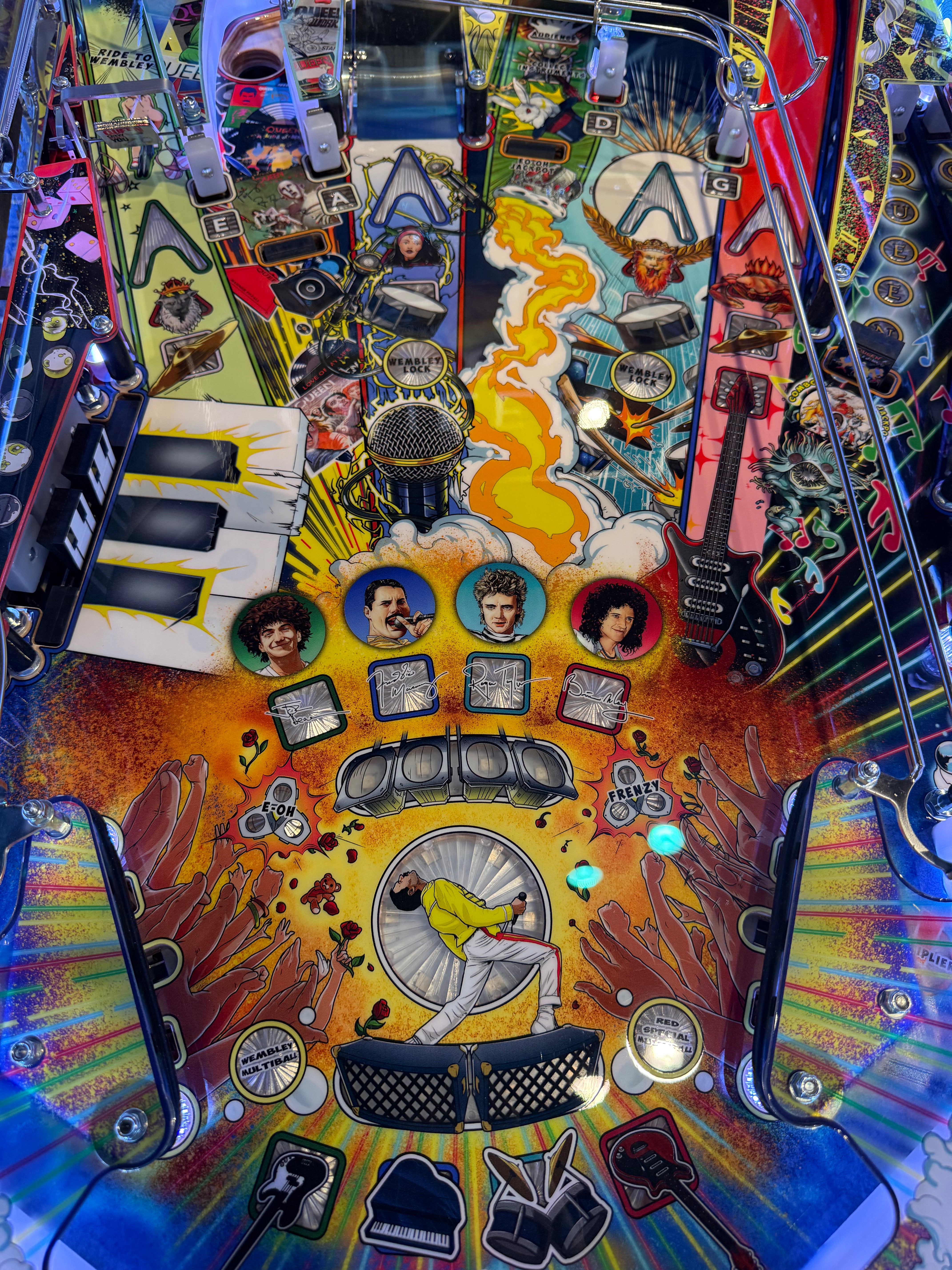 plateau flipper queen pinball brothers rhapsody edition playfield