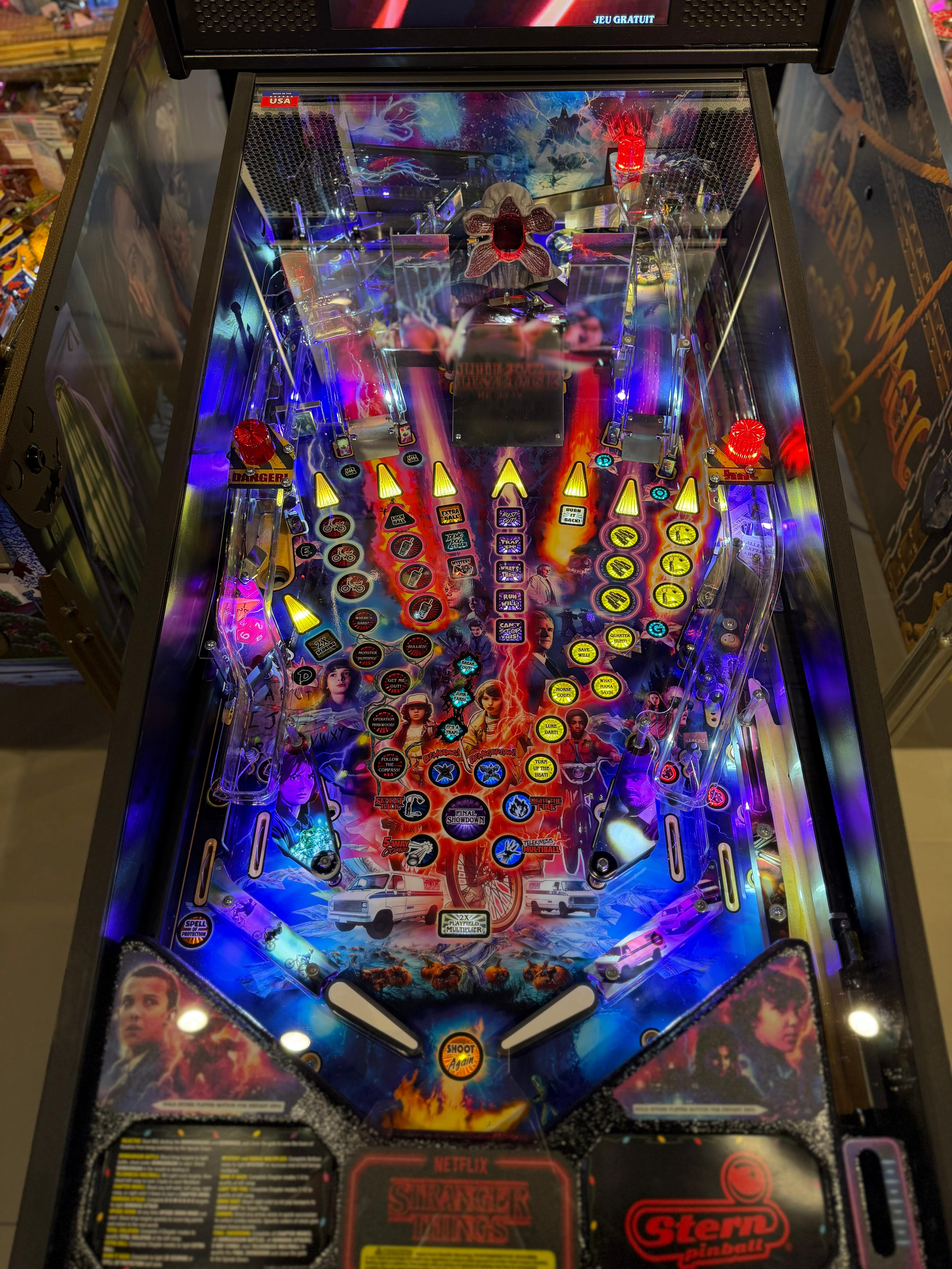 plateau flipper stranger things stern playfield