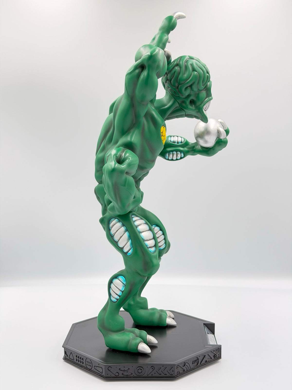 Figurine Martien 1:6 de profil
