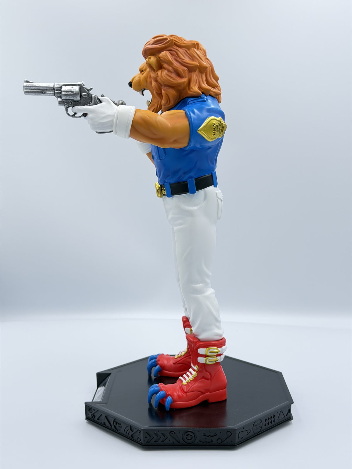 Figurine Officer Roar 1:6 de profil