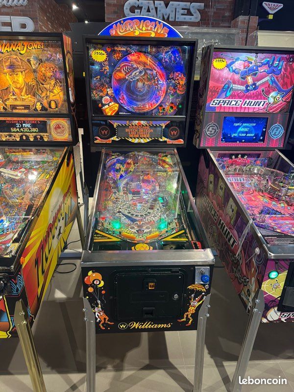 Flipper Hurricane Williams occasion complet éclairage LED