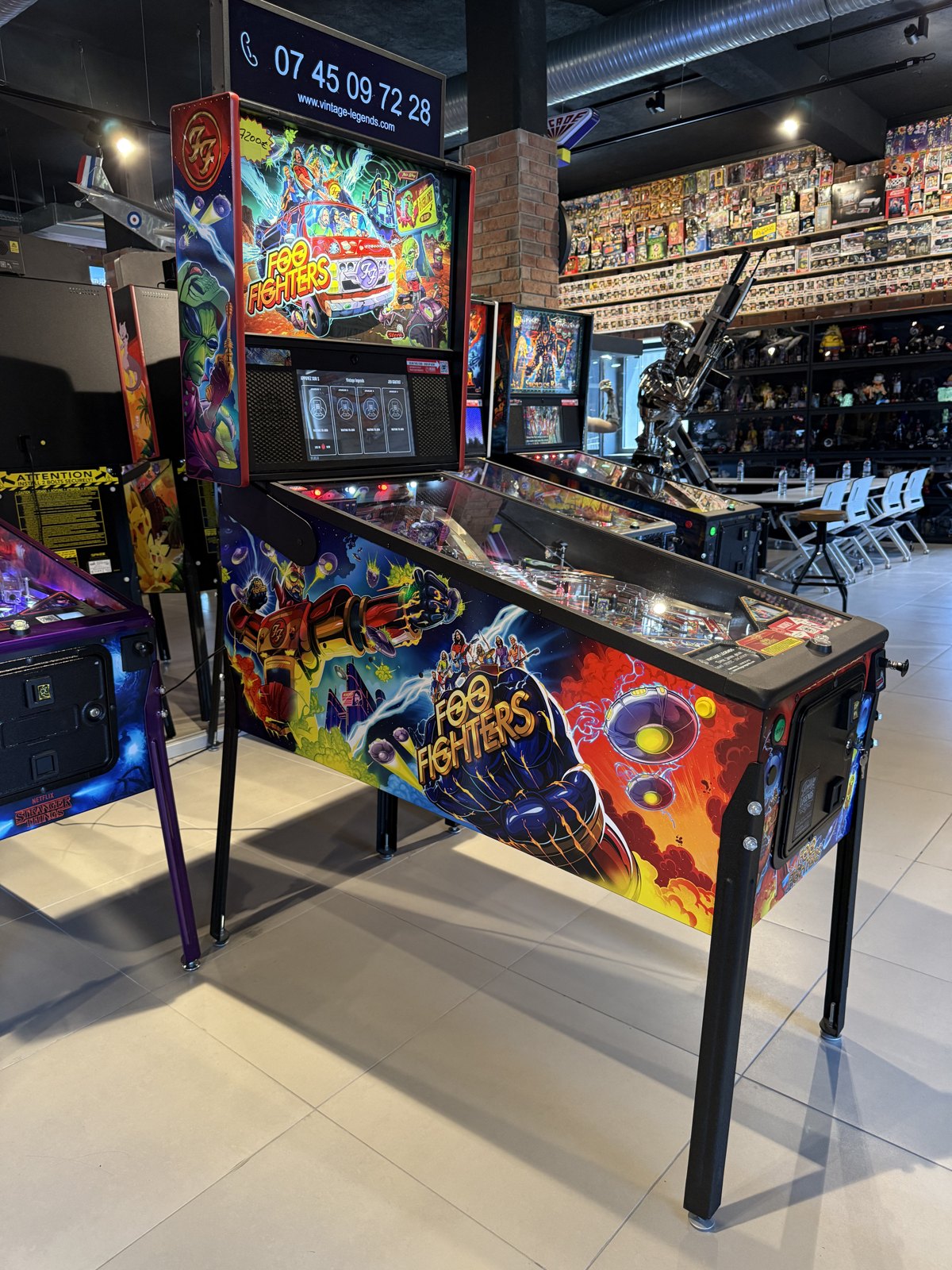 Flipper Foo Fighters Pro Stern 2023 rock d'occasion à vendre – Vintage Legends (photo 2)