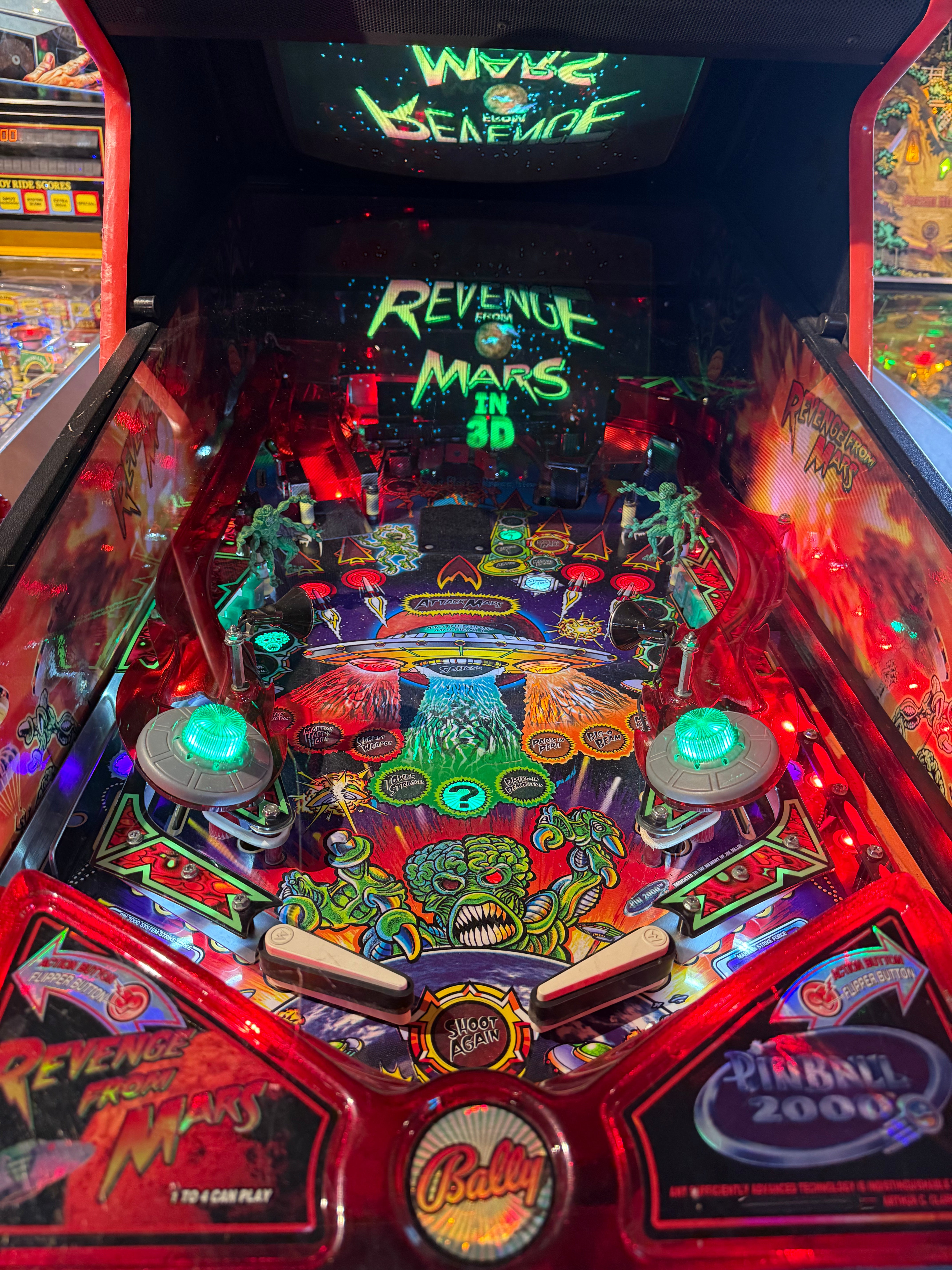 détail plateau flipper revenge from mars bally extraterrestres