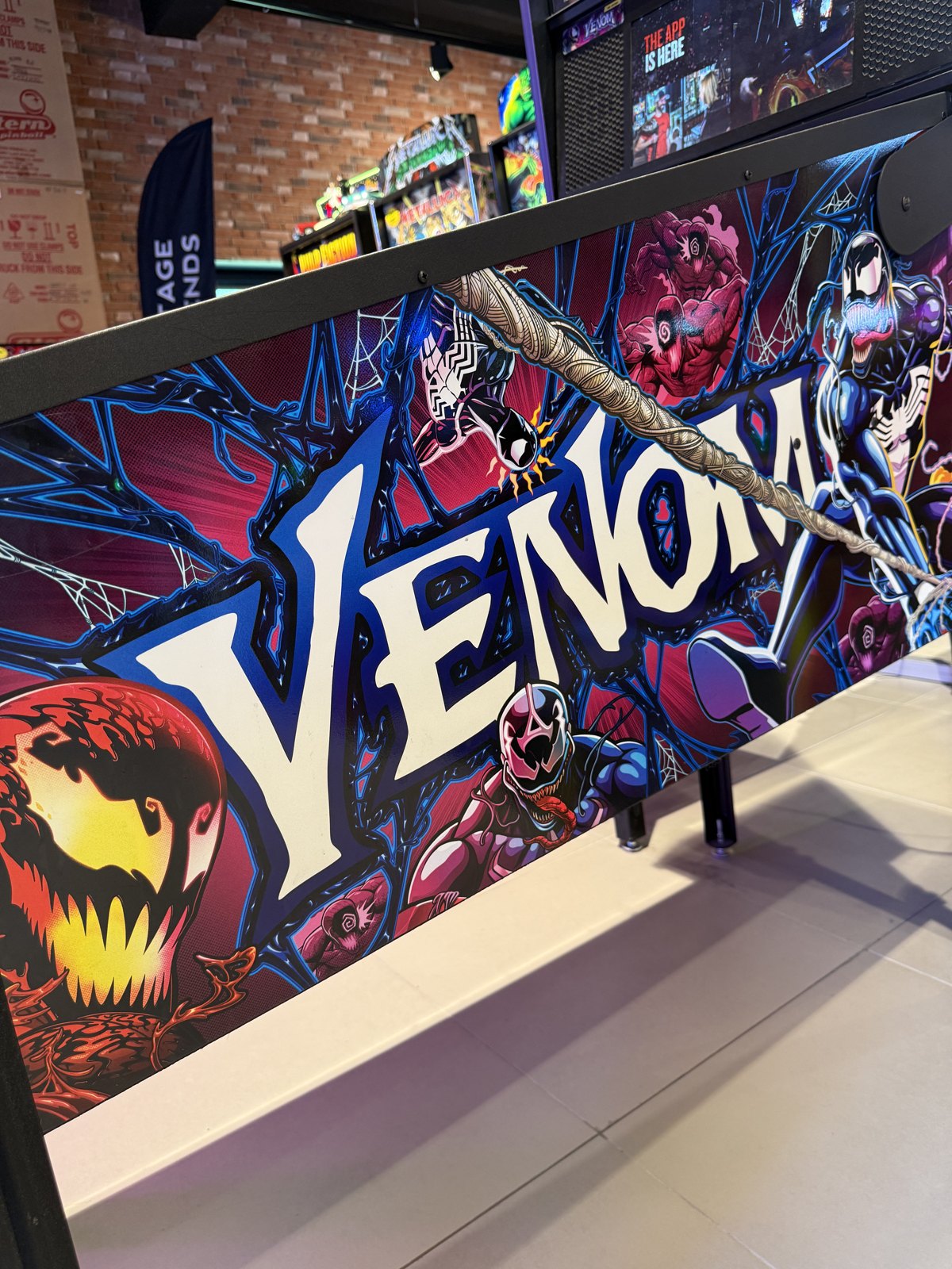 Flipper Venom Pro Stern 2023 Marvel d'occasion à vendre – Vintage Legends (photo 7)