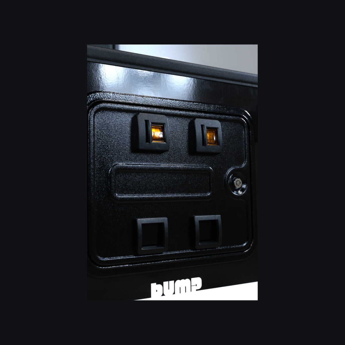 Porte avant du BUMP Pro et boutons de jeu