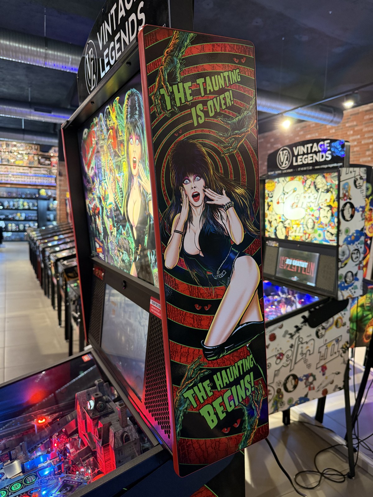 Flipper Elvira's House of Horrors Premium Stern 2019 d'occasion à vendre – Vintage Legends (photo 5)