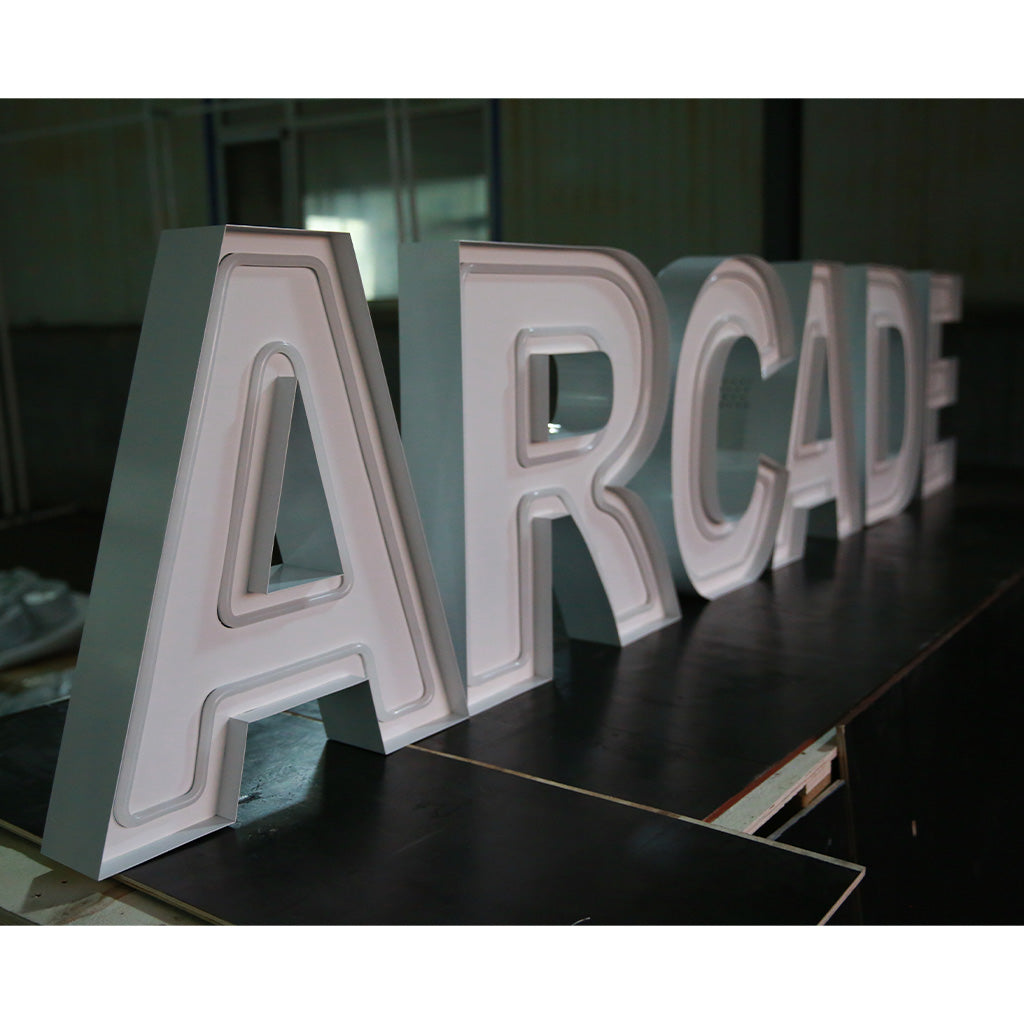 6 lettres lumineuses professionnelles XL RGB Bluetooth largeur 3,10 mètre (ARCADE)