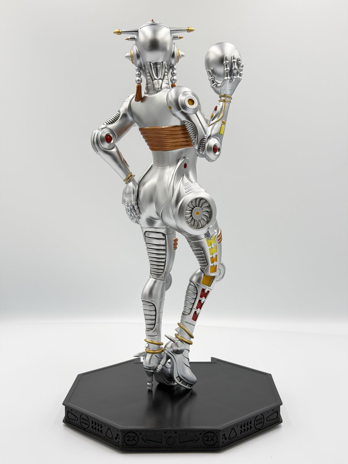 Figurine La Mariée 1:6 de profil