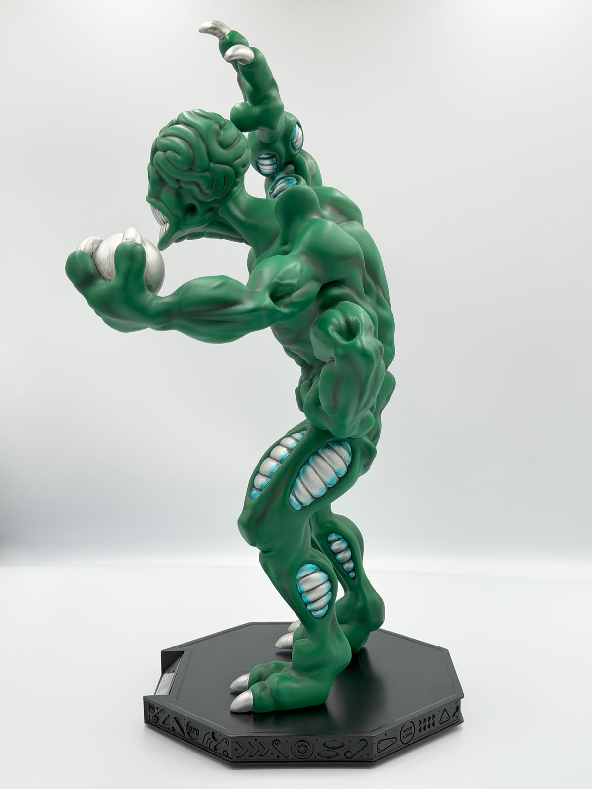 Figurine Martien Attack from Mars 1:12 de dos